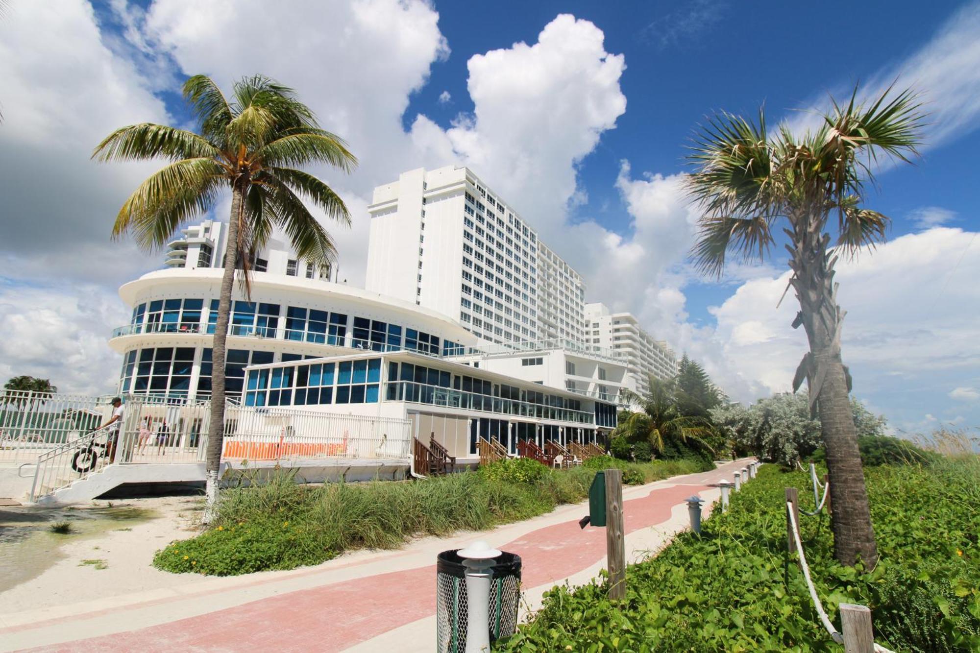 Castle L1 Double-Loft Condo With Beach Access, Pool, Tennis And Free Parking! Miami Beach Exterior photo