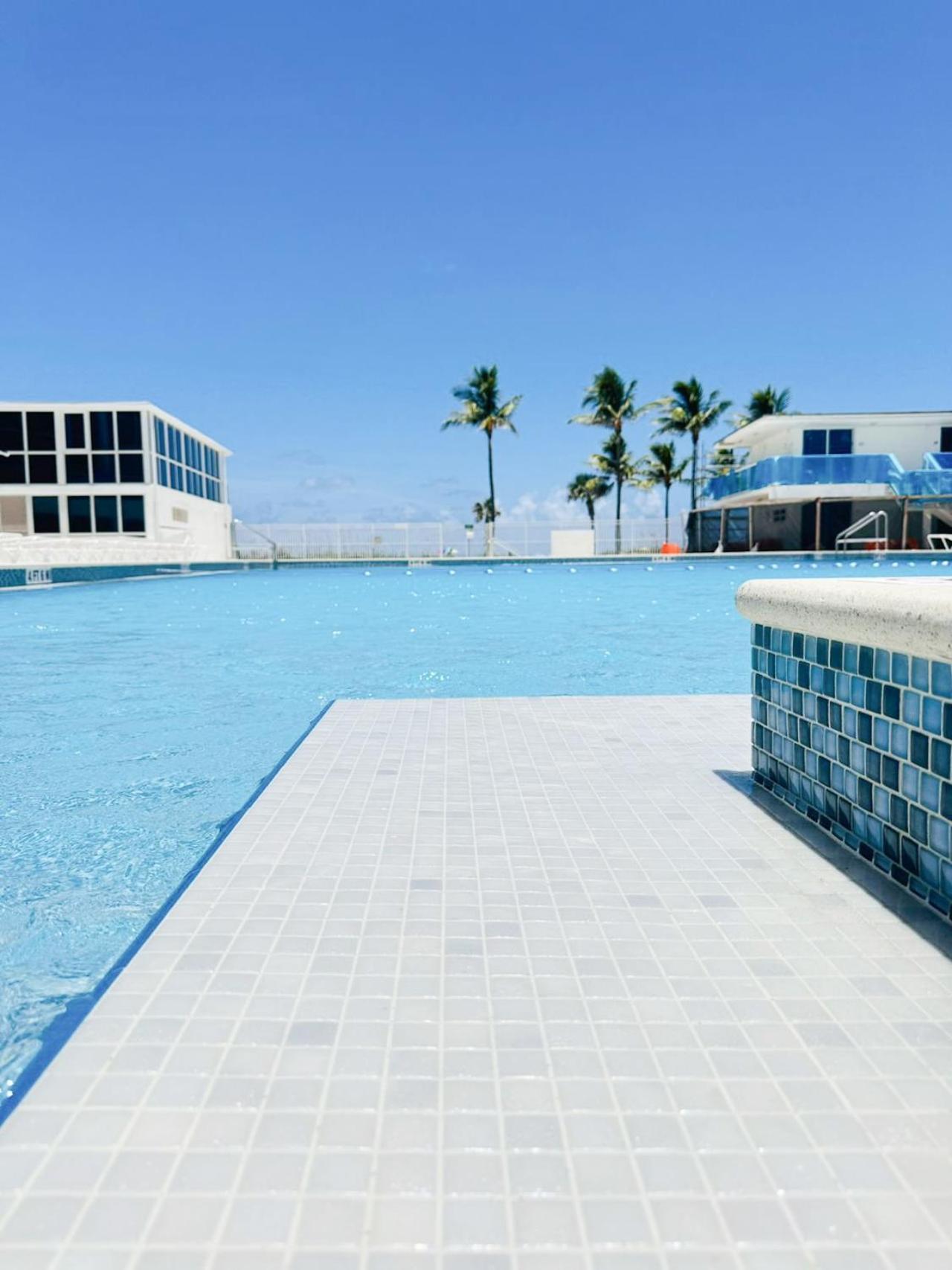 Castle L1 Double-Loft Condo With Beach Access, Pool, Tennis And Free Parking! Miami Beach Exterior photo
